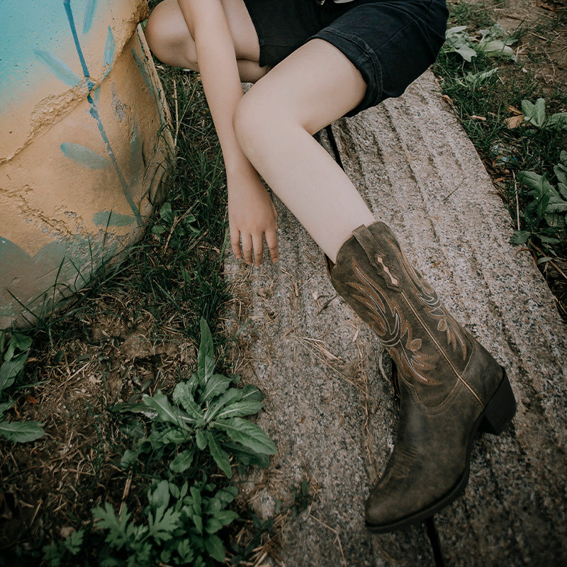 Pointed Toe Ladies Leather Cowboy Boots - Stylish Western Boots
